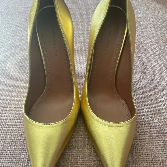 Ami pump - Amina Muaddi in Nappa soft gold leather size 36.