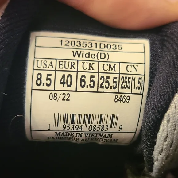 Brooks Adrenaline 22 GTS Womens Running Shoes - Gray and Black - Size 8.5 W
