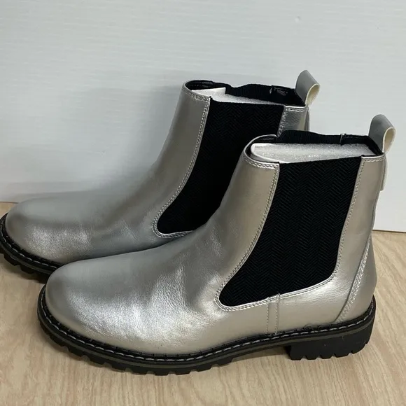 Corkys To Be Honest Round Toe Chelsea Booties Womens Silver Casual Boots NEW