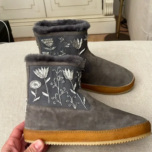 Free people NWT Laidback London Gray Suede and shearling. Boho and warm! ❤️🌈