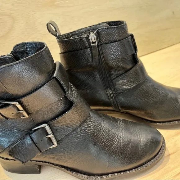 Gentle Souls by Kenneth Cole Women's Black Leather boots shoes Size 9 super soft