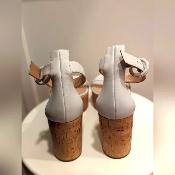 Gianvito Rossi Portofino White Leather Sandals - Size 40 EU / 9 US like new