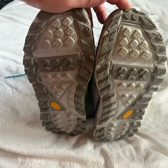HOKA Tor Ultra High hiking boots. Size 9