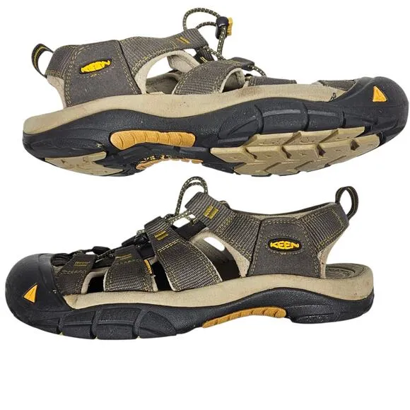Keen Men's Newport H2 Closed Toe Water Sandals in Raven/Aluminum Size 10.5
