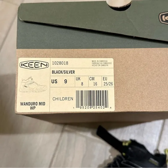 KEEN Wanduro waterproof Kids Black Hiking boots toddler size 9