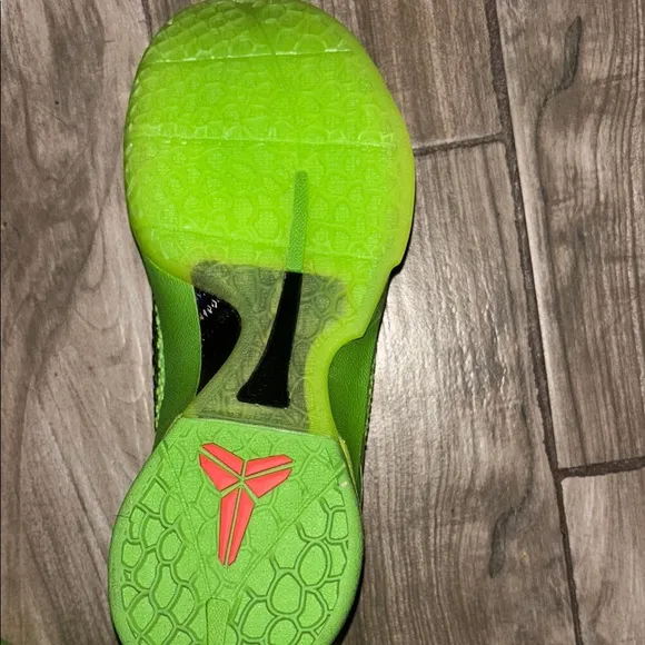 Kobe 6 Protro “Grinch”