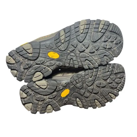 Men’s Merrell Moab trail hiking boots size 8 brown