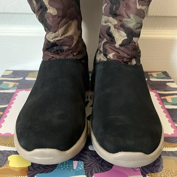 NIB Skechers Go Walk Boots, Black Camo On the Go Joy, Size 8, #16619 Goga Mat