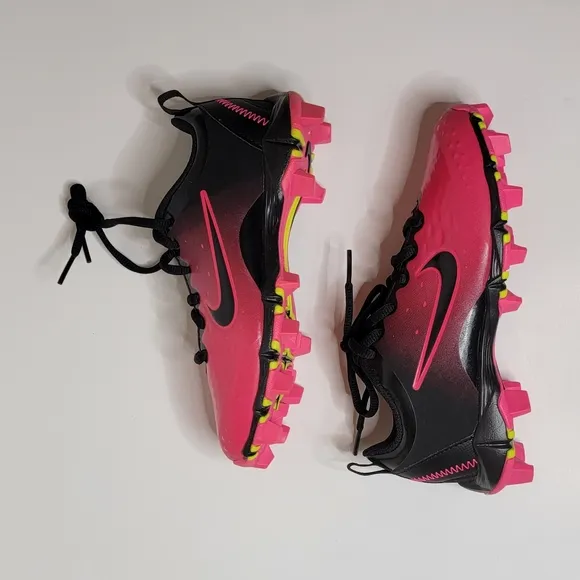 NIKE Pink and black Hyperdiamond FastFlex Softball/ soccer cleats shoes Size 1