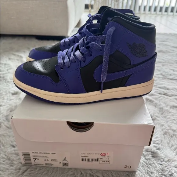 Nike women Air Jordan 1 Mid Purple/Black Shoes