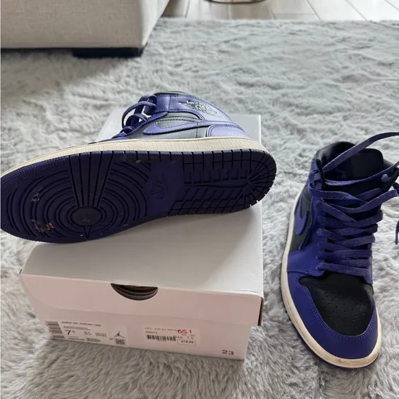Nike women Air Jordan 1 Mid Purple/Black Shoes