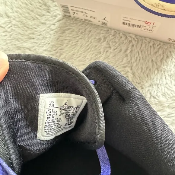 Nike women Air Jordan 1 Mid Purple/Black Shoes