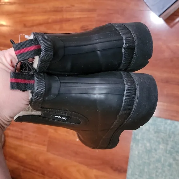 NWB Tretorn rain boots