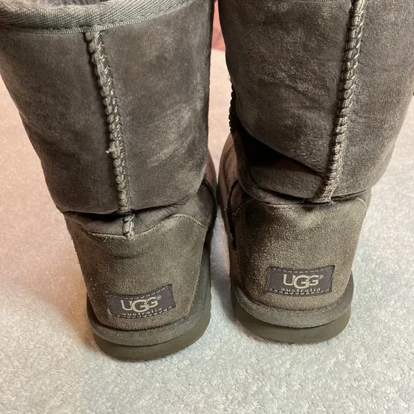 Ugg Classic II gray boots